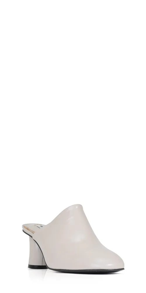Basic Curvy Mules