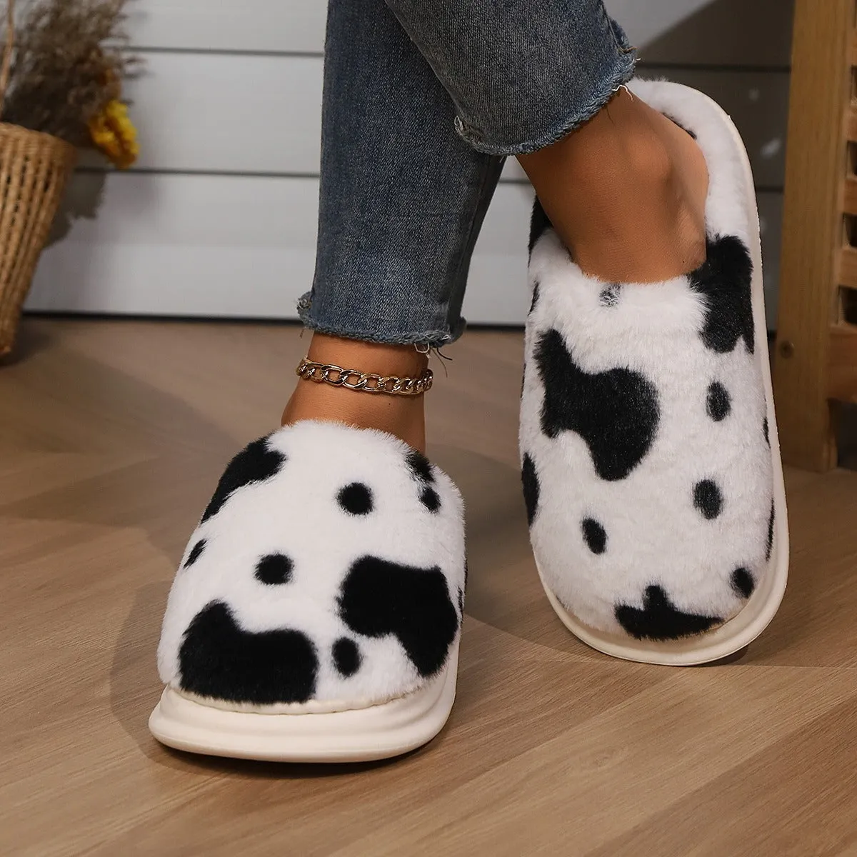Cozy Cow Plush Slippers – Warm, Non-Slip, and Perfect for Home Comfort!