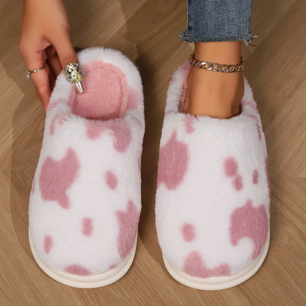 Cozy Cow Plush Slippers – Warm, Non-Slip, and Perfect for Home Comfort!