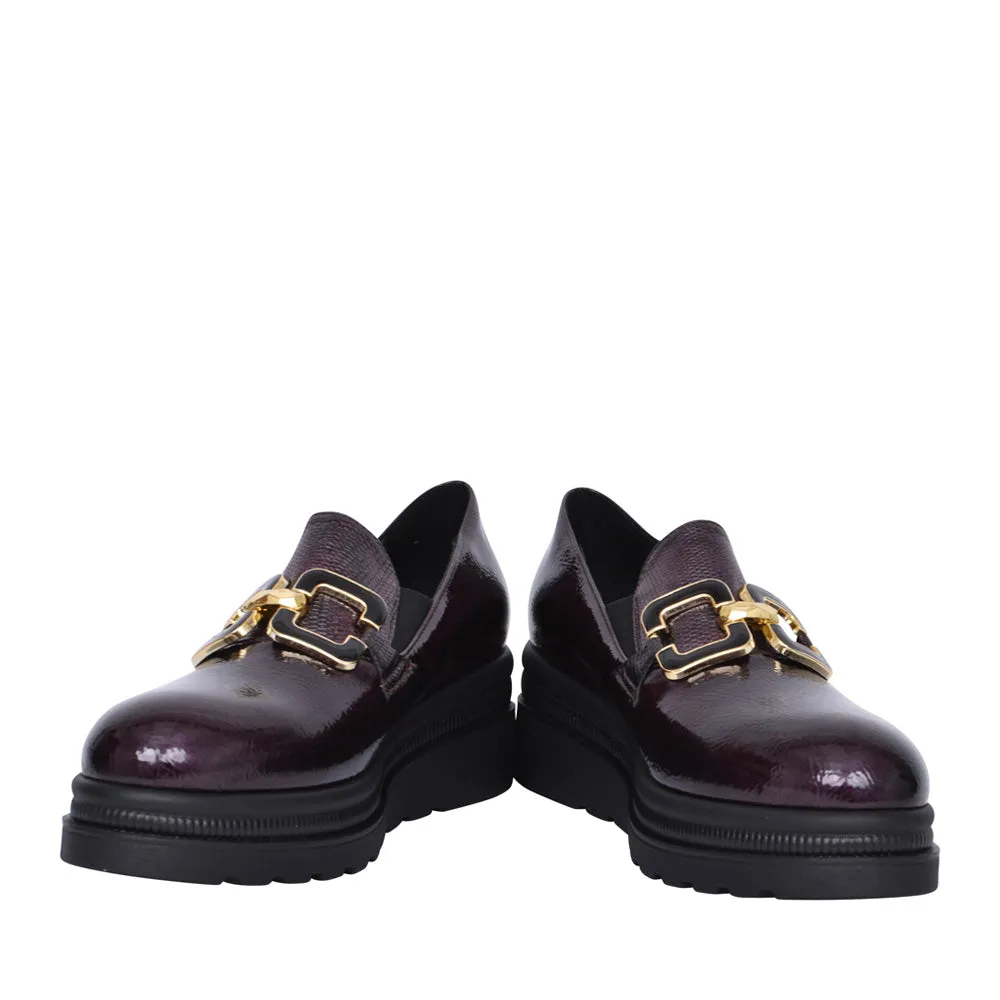 DONNA SERINA Slip on Shoe in burgundy