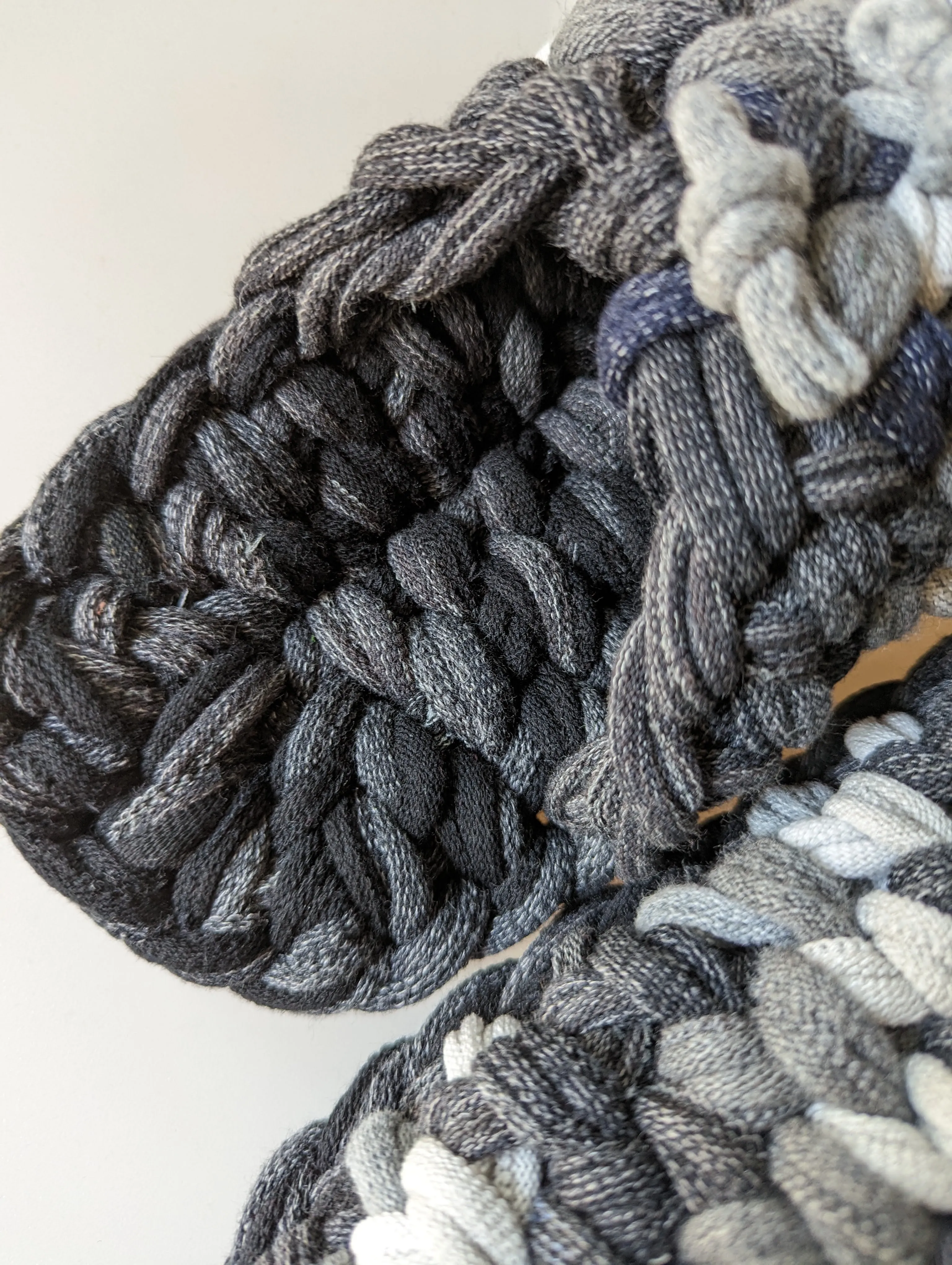 Medium | Knit up-cycle slippers 2023-M01 [Medium]