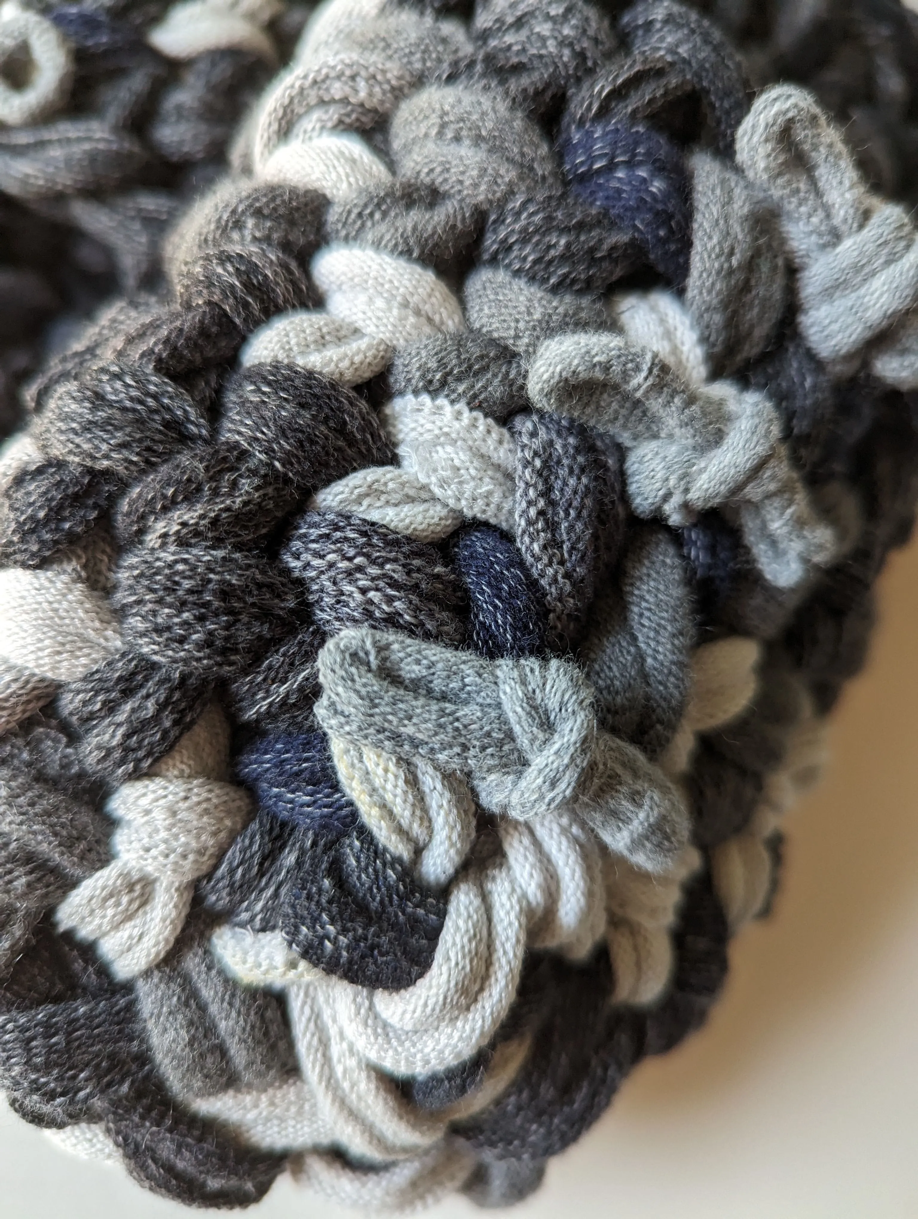 Medium | Knit up-cycle slippers 2023-M01 [Medium]