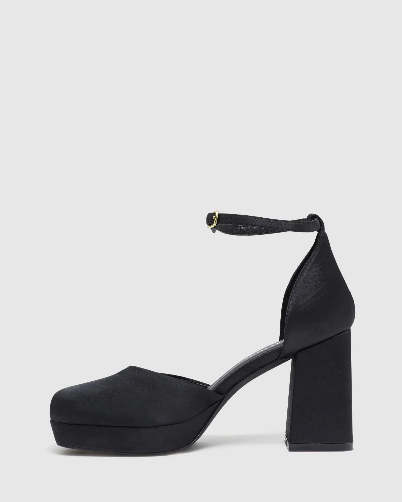 Victoria Closedtoe Platform